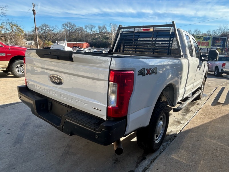 Ford F-250 SD XLT SuperCab Long Bed 4WD 2017