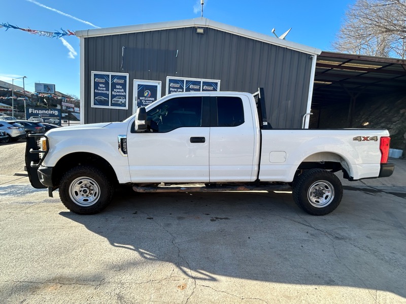 Ford F-250 SD XLT SuperCab Long Bed 4WD 2017