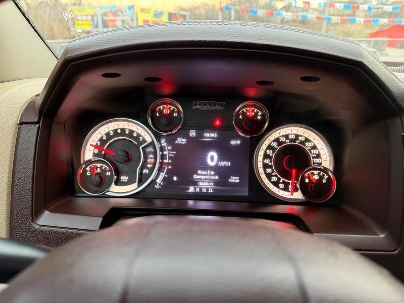 RAM 1500 Laramie Crew Cab SWB 4WD 2013