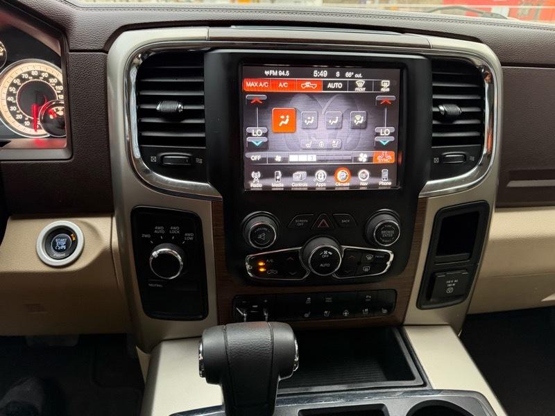 RAM 1500 Laramie Crew Cab SWB 4WD 2013