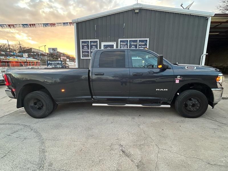 RAM 3500 Tradesman Crew Cab 4WD DRW 2022
