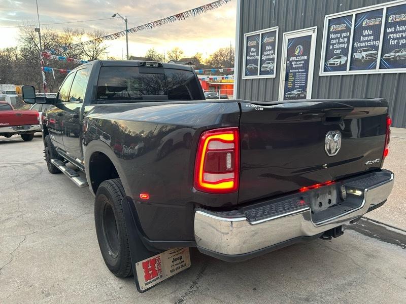 RAM 3500 Tradesman Crew Cab 4WD DRW 2022