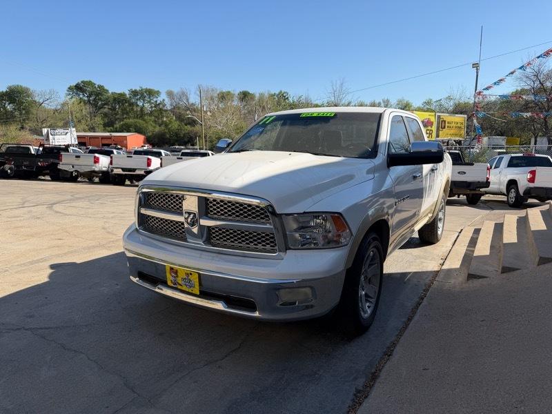 RAM 1500 4WD Crew Cab 140.5" Laramie 2011