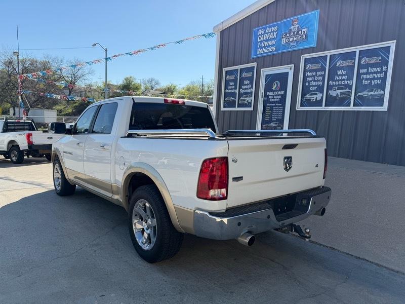 RAM 1500 4WD Crew Cab 140.5" Laramie 2011