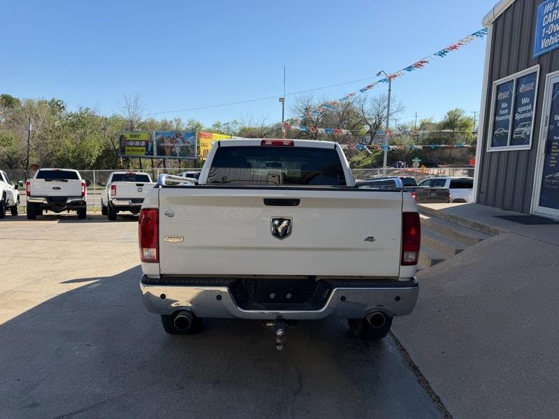 RAM 1500 4WD Crew Cab 140.5" Laramie 2011