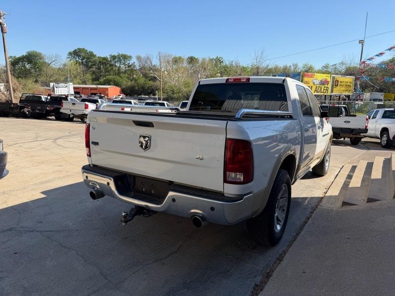 RAM 1500 4WD Crew Cab 140.5" Laramie 2011
