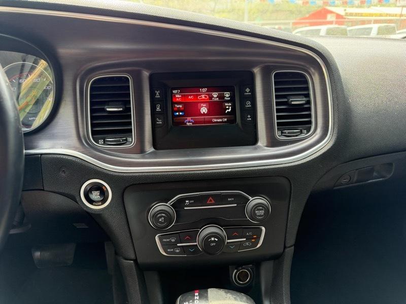 Dodge Charger SE 2015