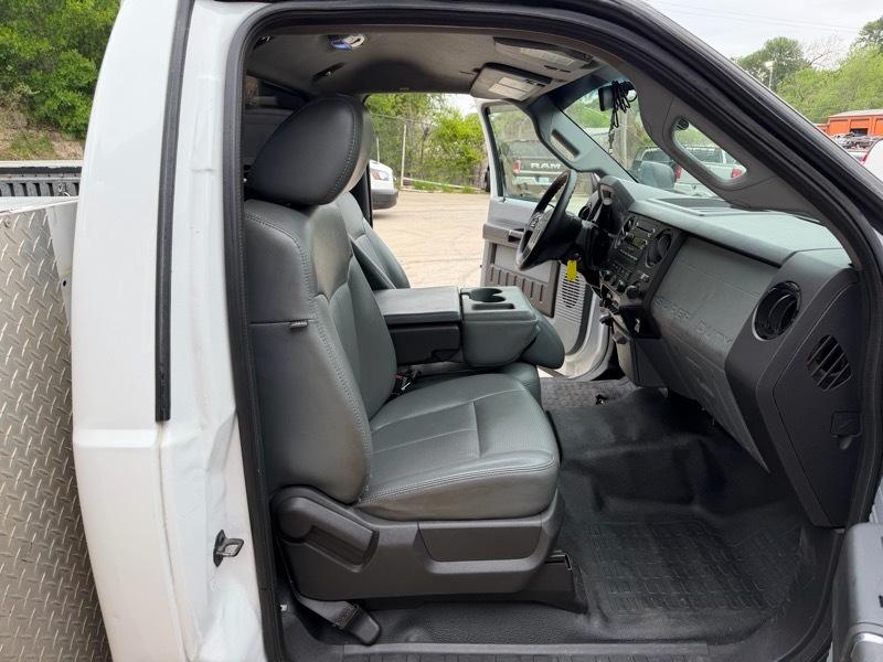 Ford F-550 Regular Cab DRW 2WD 2011