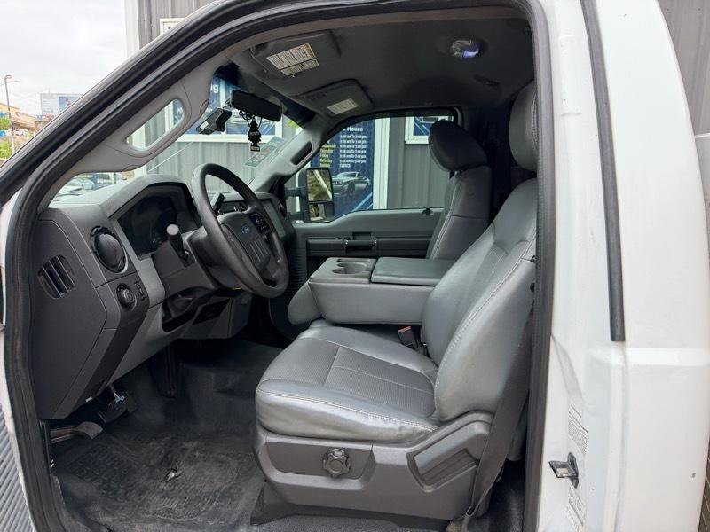 Ford F-550 Regular Cab DRW 2WD 2011