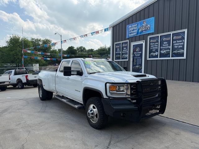 White 2018 GMC Sierra 3500HD SLE Crew Cab 4WD Pickup Truck Four-Wheel Drive Automatic
