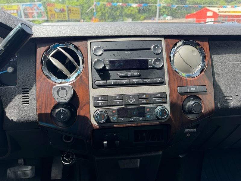 Ford F-250 SD Lariat Crew Cab 4WD 2011