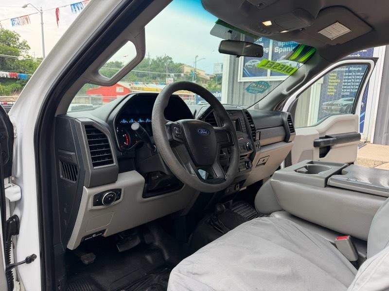 Ford F-250 SD XL Crew Cab 4WD 2017