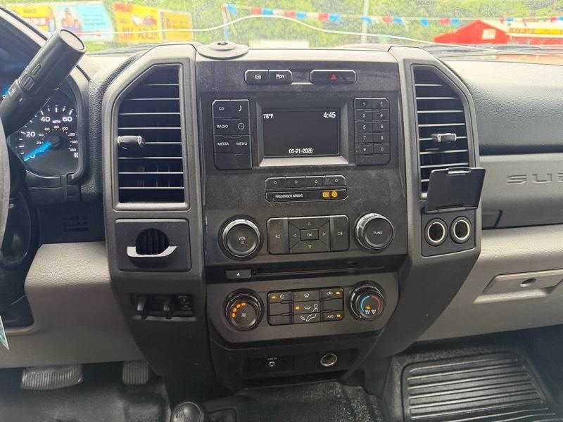 Ford F-250 SD XL Crew Cab 4WD 2017