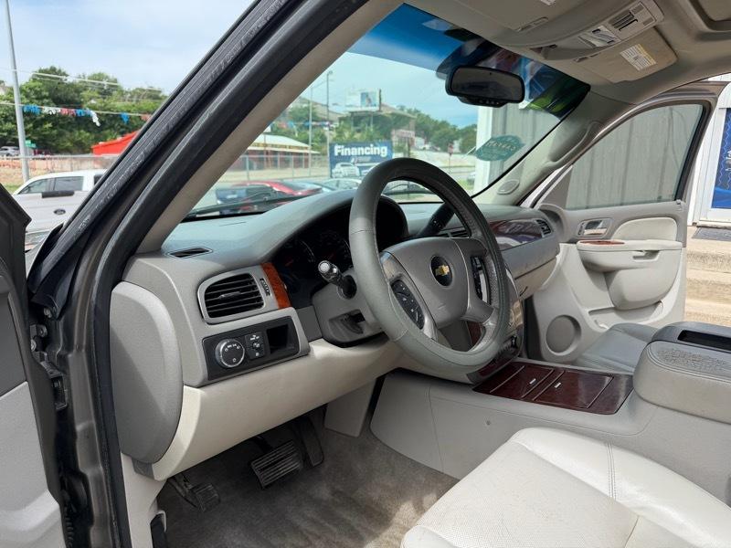 Chevrolet Tahoe LTZ 2WD 2012