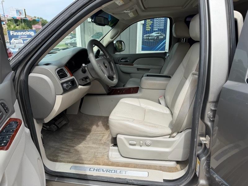 Chevrolet Tahoe LTZ 2WD 2012
