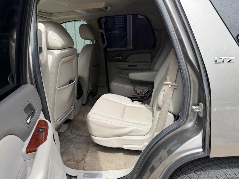 Chevrolet Tahoe LTZ 2WD 2012