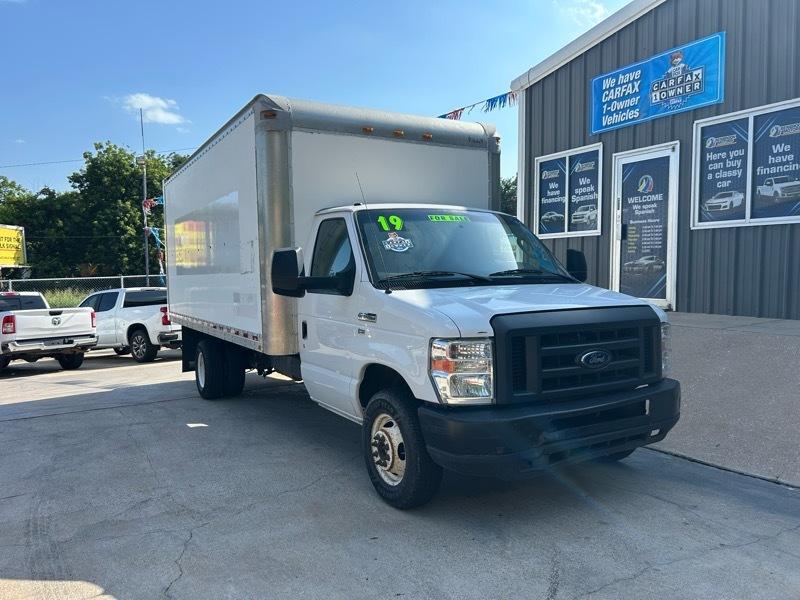 2019 Ford Econoline E350