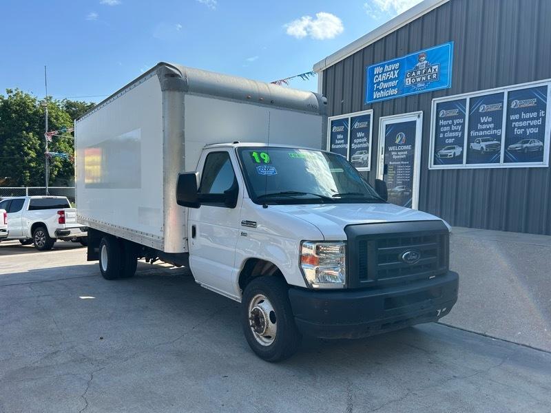 2019 Ford Econoline E350
