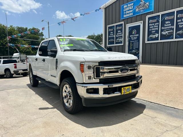 White 2017 Ford F-250 Super Duty Pickup Truck Four-Wheel Drive Automatic