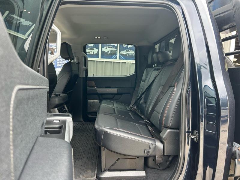 Ford F-450 SD Crew Cab DRW 4WD 2023