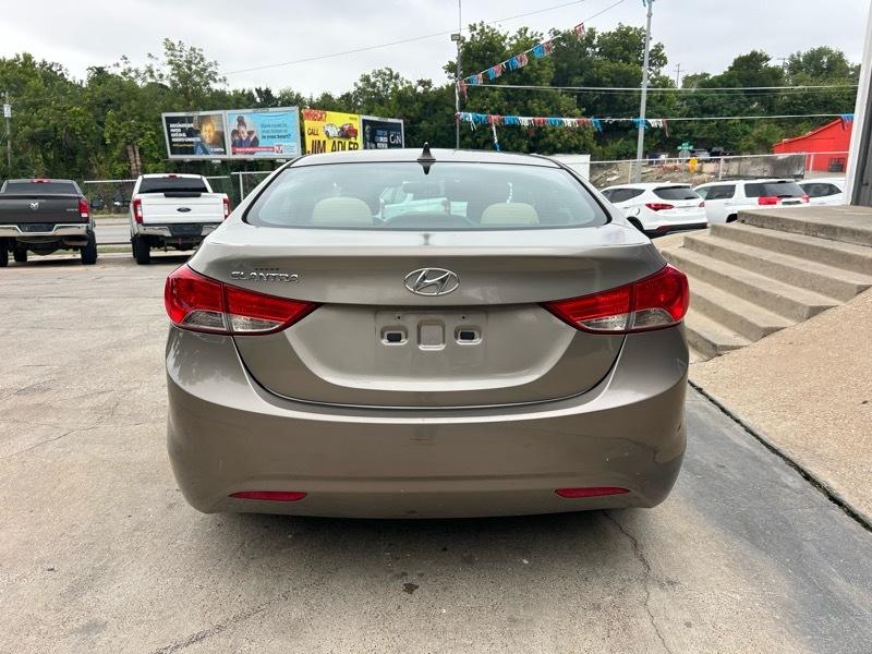 Hyundai Elantra Limited 2013