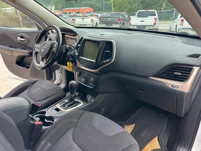 Jeep Cherokee Latitude 4WD 2015