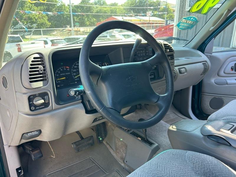 Chevrolet Tahoe 2-Door 4WD 1996