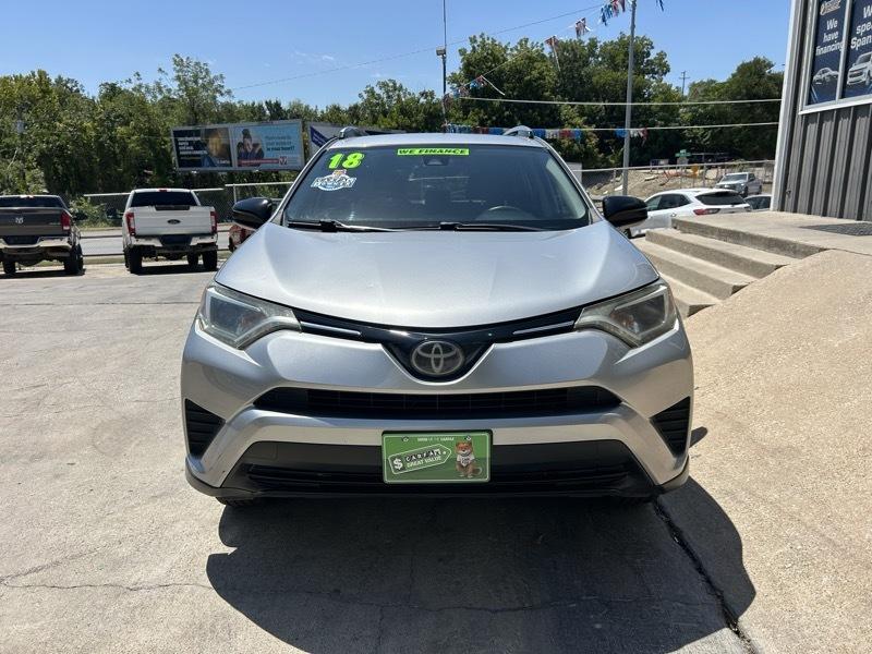 Toyota RAV4 LE FWD 2018