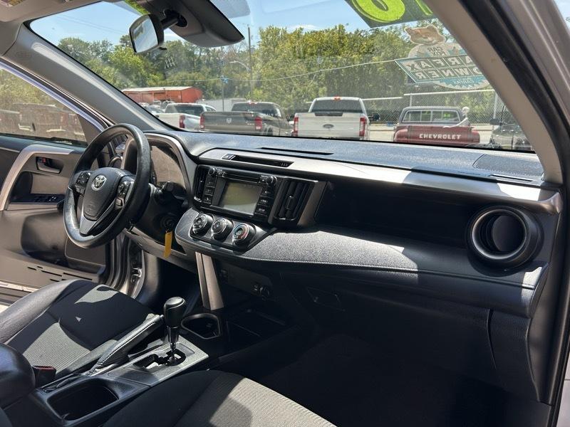 Toyota RAV4 LE FWD 2018