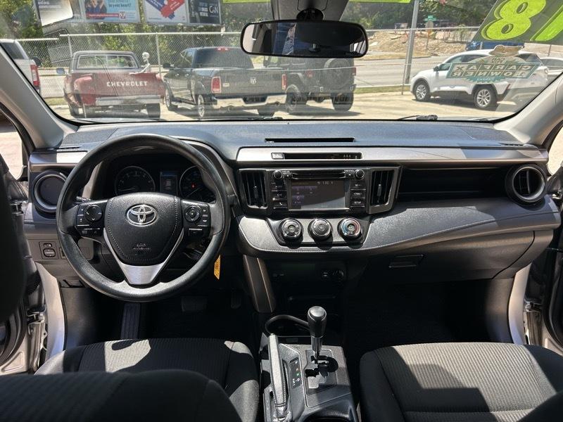 Toyota RAV4 LE FWD 2018