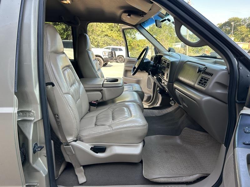 Ford F-350 SD Lariat Crew Cab Long Bed 2WD DRW 2001