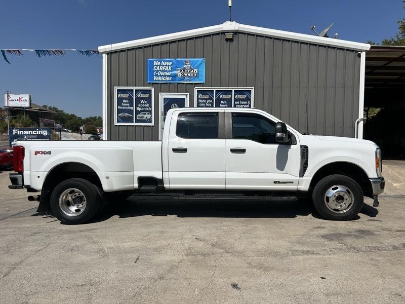 Ford F-350 SD King Ranch Crew Cab Long Bed DRW 4WD 2023