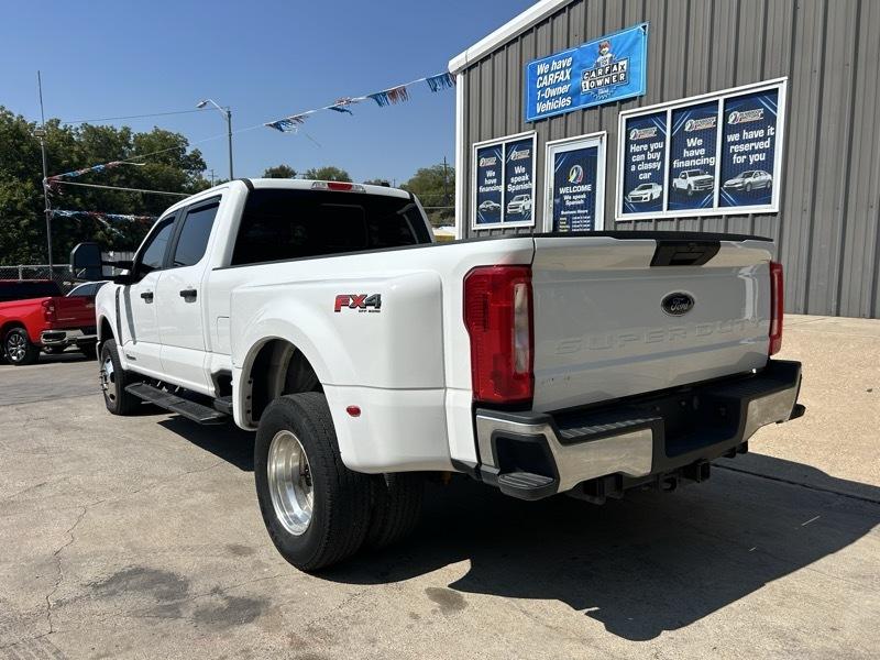 Ford F-350 SD King Ranch Crew Cab Long Bed DRW 4WD 2023
