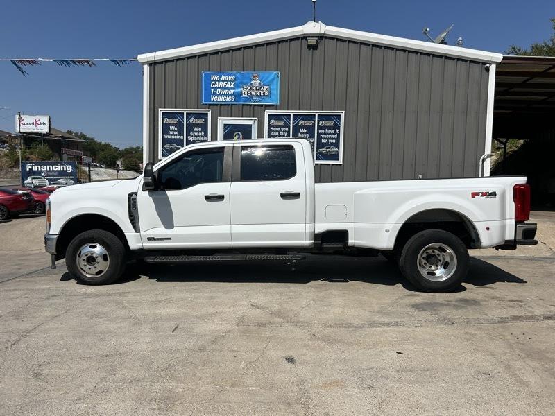 Ford F-350 SD King Ranch Crew Cab Long Bed DRW 4WD 2023