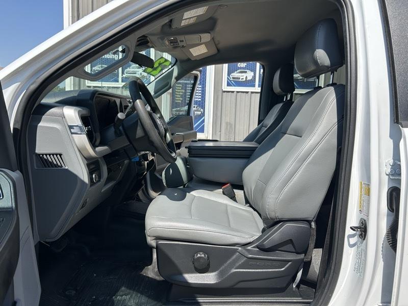 Ford F-350 SD King Ranch Crew Cab Long Bed DRW 4WD 2023