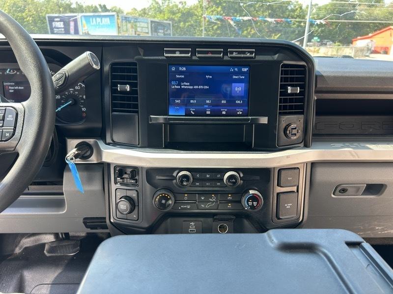 Ford F-350 SD King Ranch Crew Cab Long Bed DRW 4WD 2023