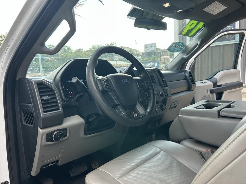 Ford F-250 SD Lariat Crew Cab 2WD 2019