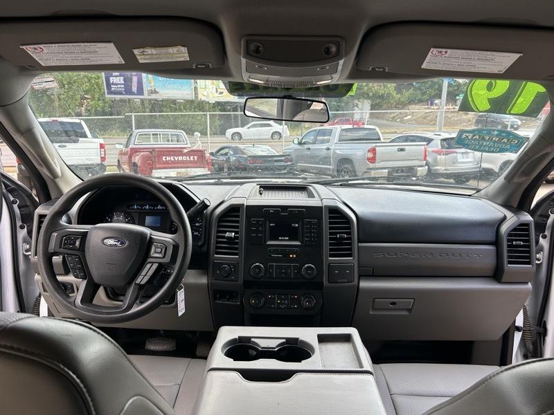 Ford F-250 SD Lariat Crew Cab 2WD 2019
