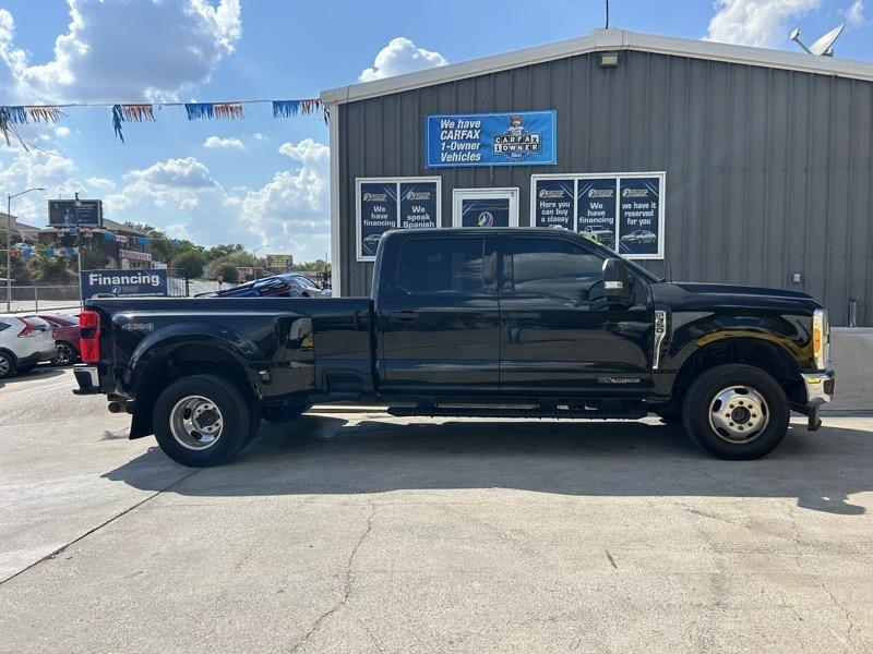 Ford F-350 SD King Ranch Crew Cab Long Bed DRW 4WD 2023