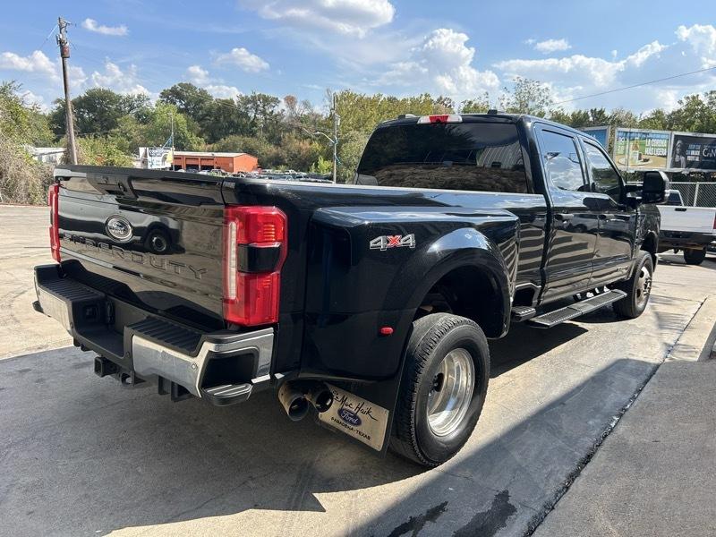 Ford F-350 SD King Ranch Crew Cab Long Bed DRW 4WD 2023