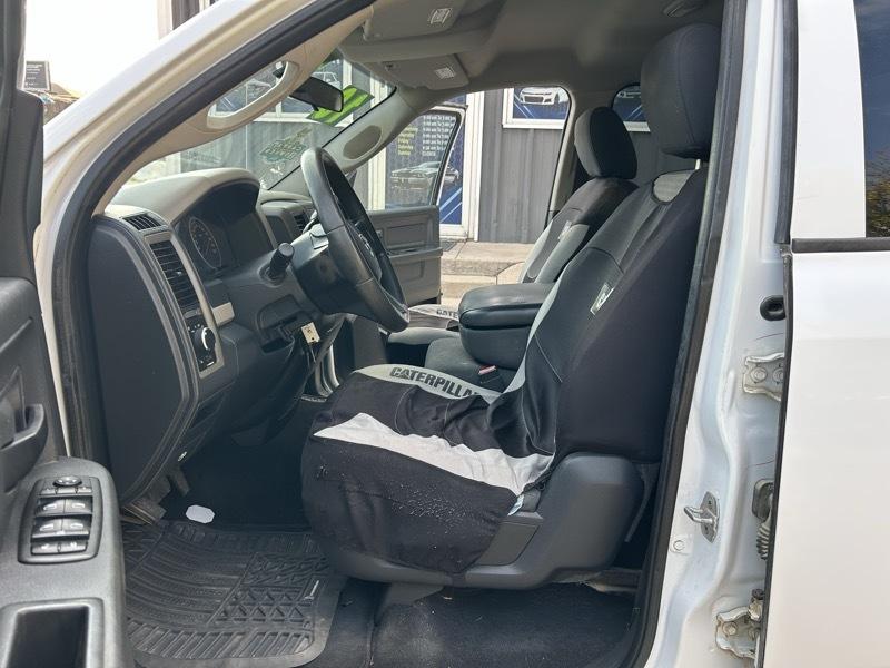 RAM 1500 2WD Crew Cab 140.5" ST 2010