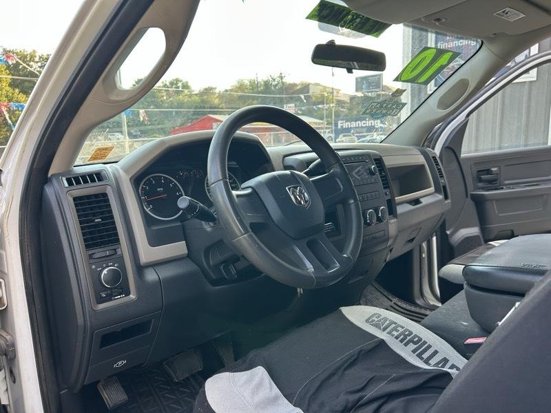 RAM 1500 2WD Crew Cab 140.5" ST 2010