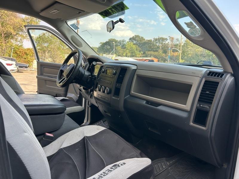 RAM 1500 2WD Crew Cab 140.5" ST 2010