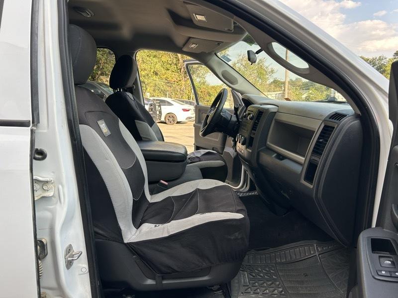 RAM 1500 2WD Crew Cab 140.5" ST 2010