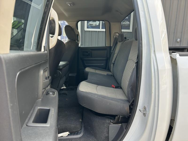 RAM 1500 2WD Crew Cab 140.5" ST 2010