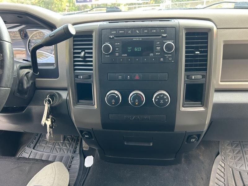 RAM 1500 2WD Crew Cab 140.5" ST 2010