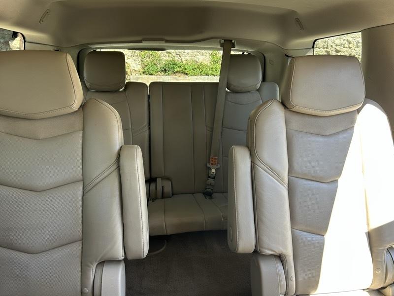 Cadillac Escalade Luxury 2WD 2017