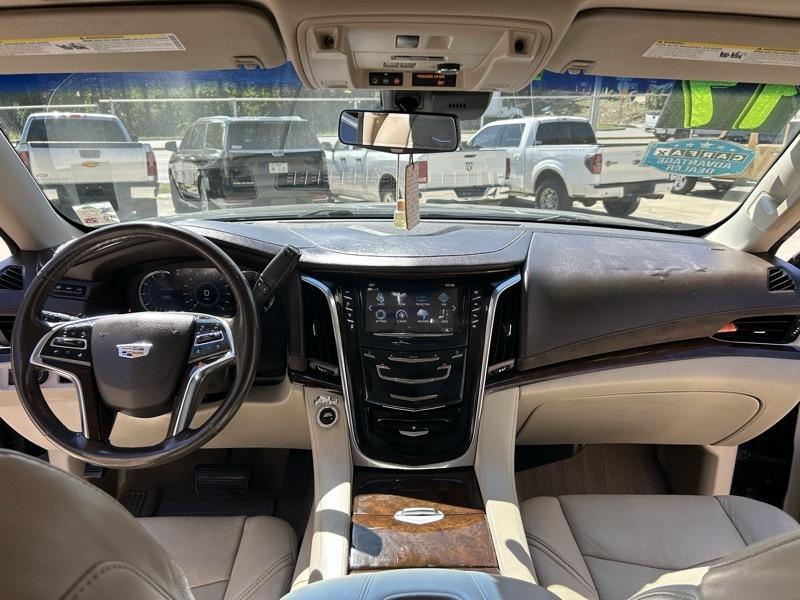 Cadillac Escalade Luxury 2WD 2017