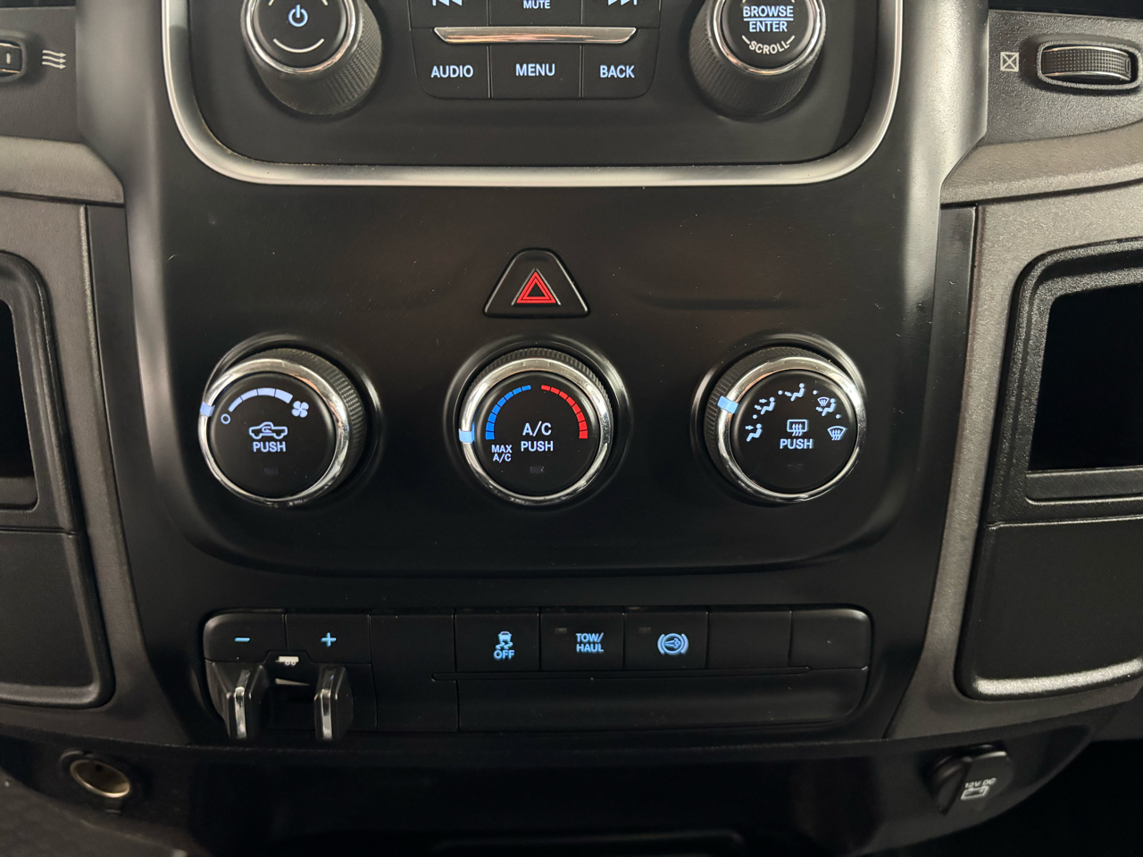 RAM 2500 4WD Crew Cab 169" Tradesman 2016 RAM 2500 4WD Crew Cab 169" Tradesman 2016