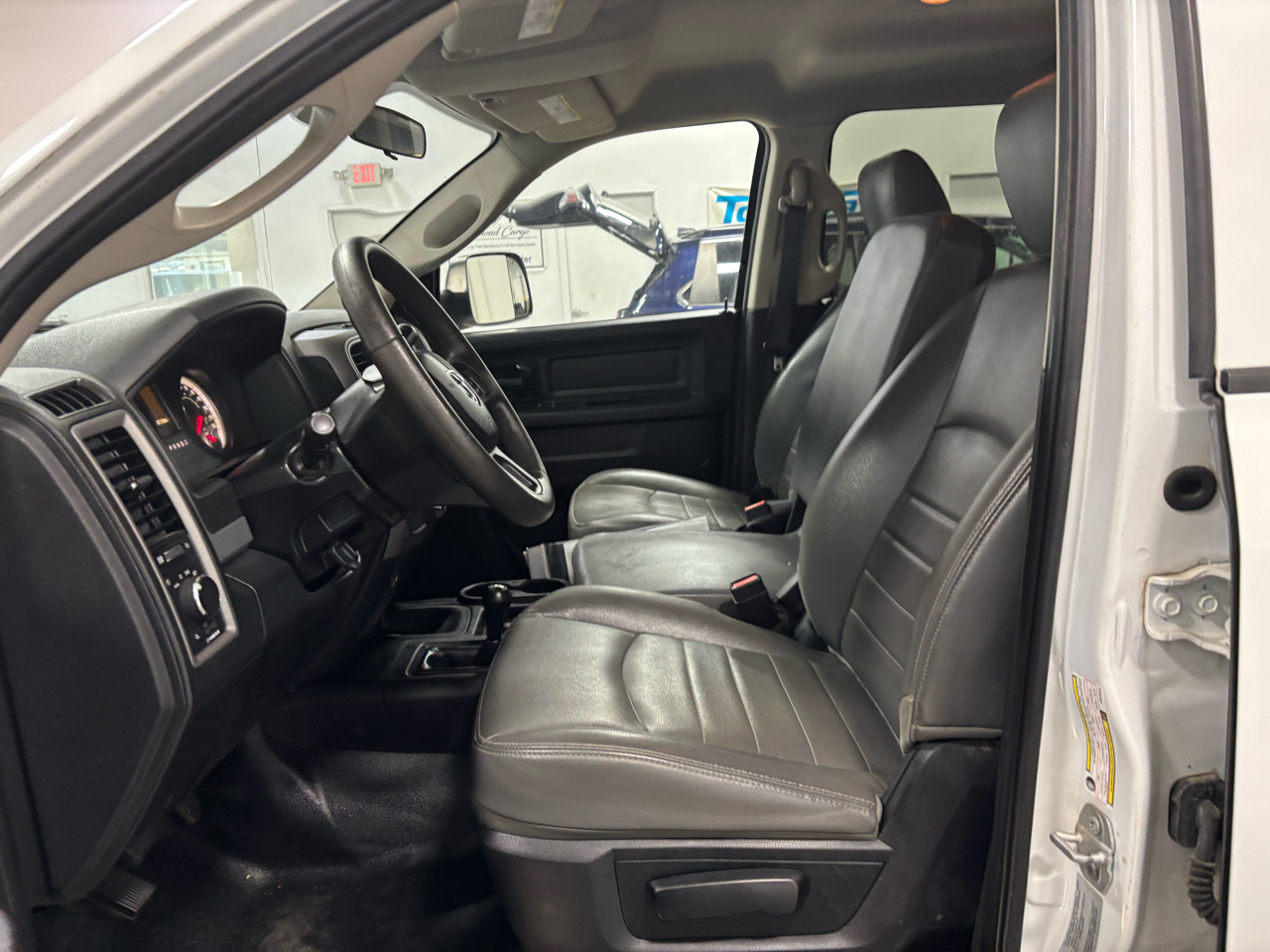 RAM 2500 4WD Crew Cab 169" Tradesman 2016 RAM 2500 4WD Crew Cab 169" Tradesman 2016